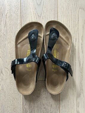 Birkenstock Gizeh Thong Sandals in Black Patent